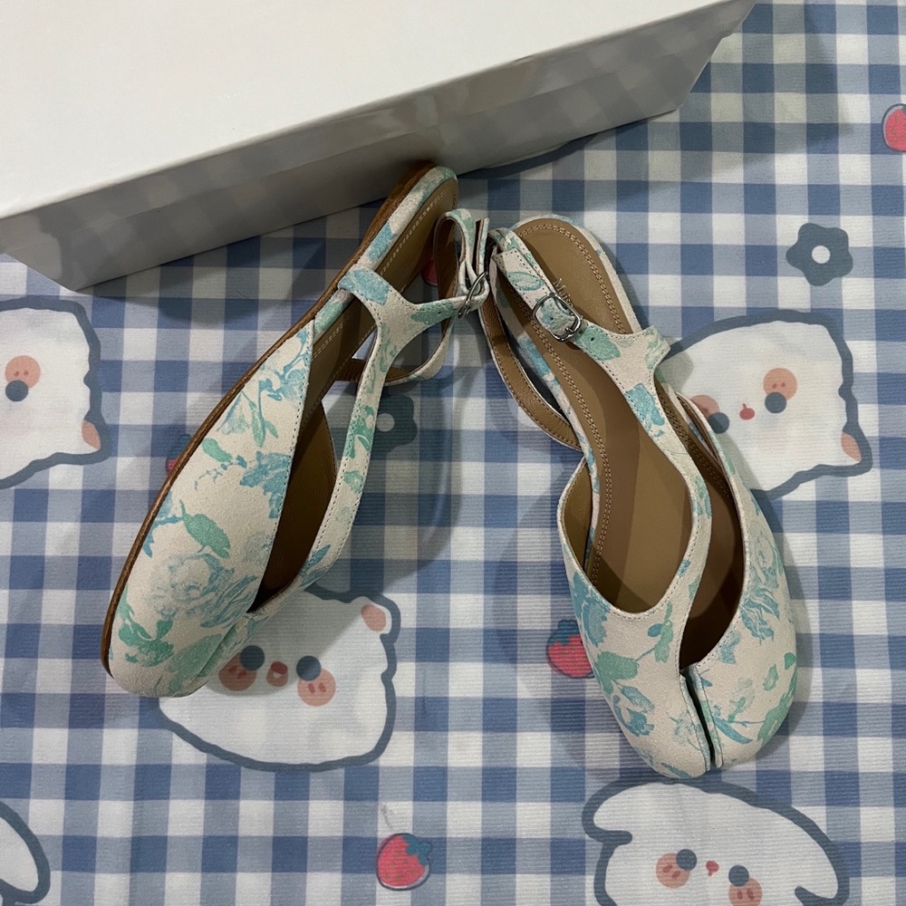 Maison Margiela Tabi Floral-Print Slingback Sandals - Picture 2 of 8